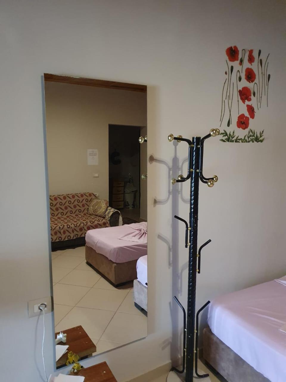 Mona'S Hostel Саранде Екстериор снимка