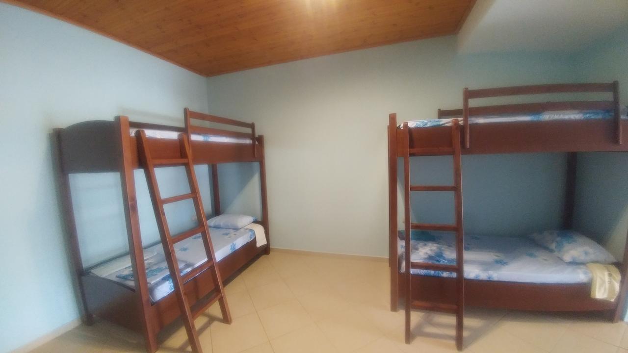 Mona'S Hostel Саранде Екстериор снимка