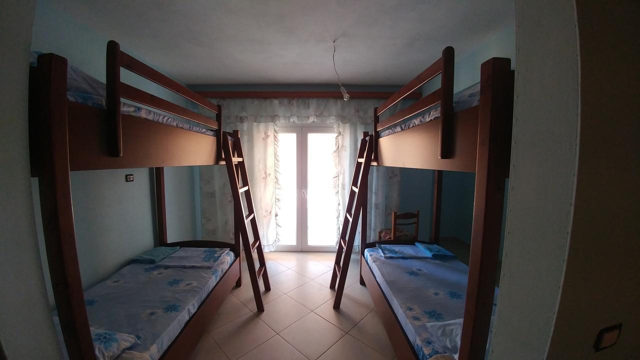 Mona'S Hostel Саранде Екстериор снимка